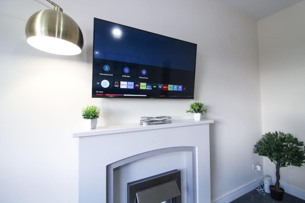בראדפורד Modern 3 Bed, Contractors Welcome, Bradford מראה חיצוני תמונה